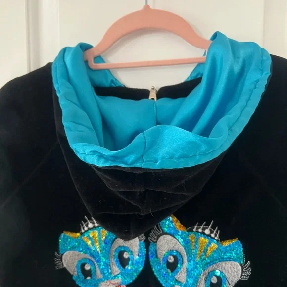 Cute kitty zip up hoodie size XS, like new. - Picture 3 of 4